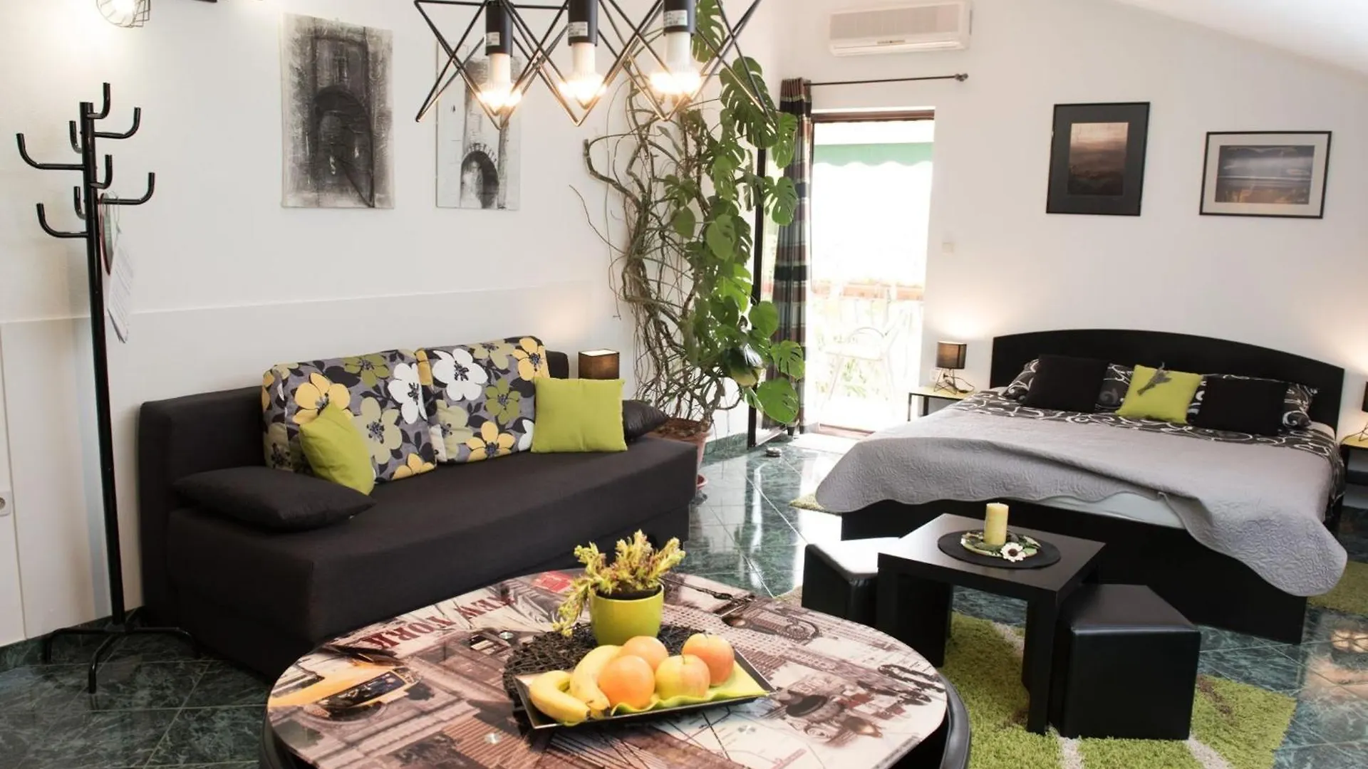 Stylish Lovran Sea View Apartments 克罗地亚