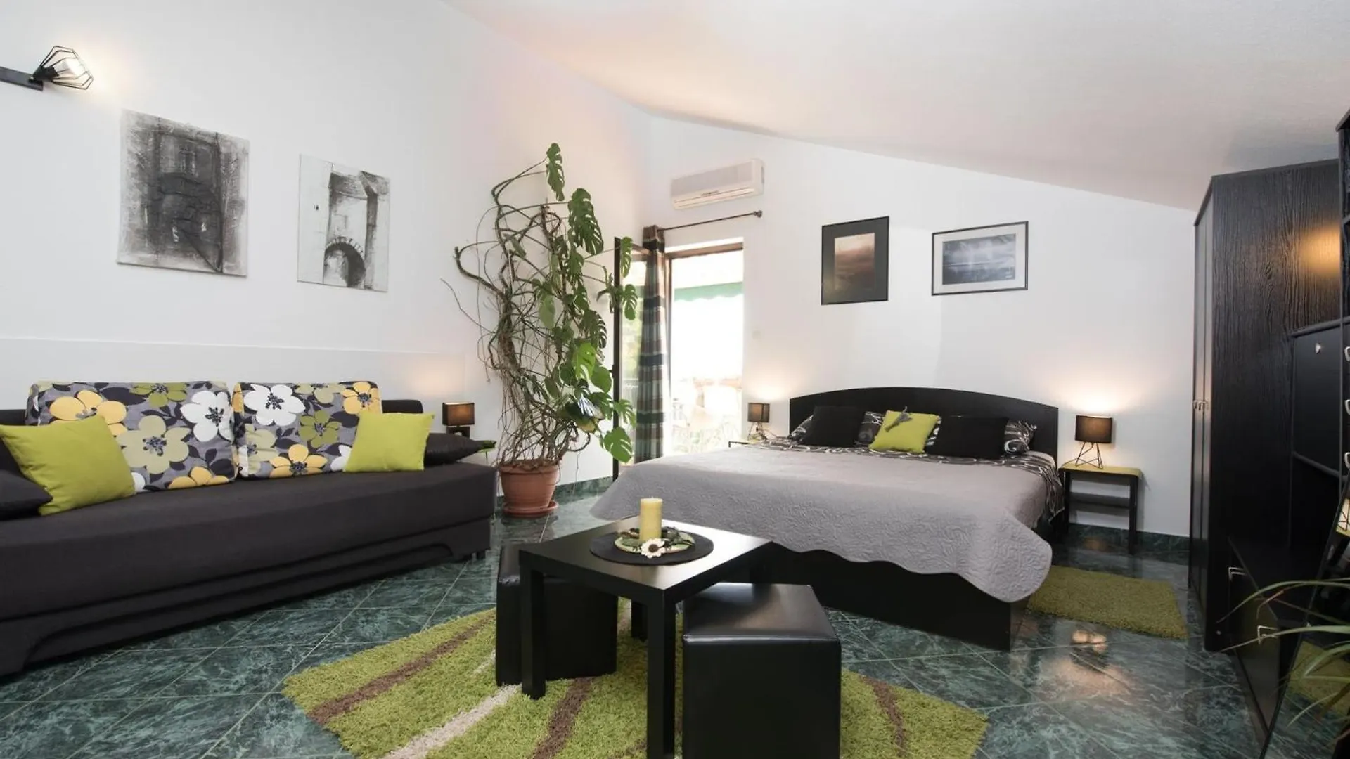 Stylish Lovran Sea View Apartments 克罗地亚